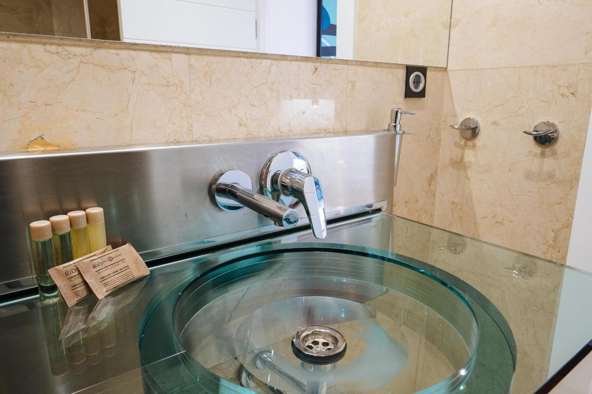 San Bernardo Home Free Parking Sevilla Dış mekan fotoğraf